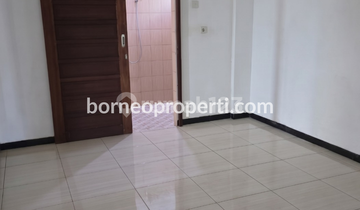 Strategic Shophouse for Rent in Central Balikpapan, Suitable for Culinary Business and Office 2