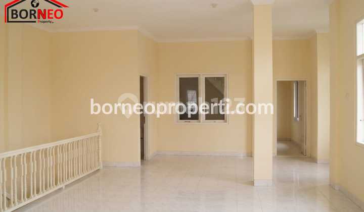 Leased Shop House in New Balikpapan, Suitable for Those Who Want to Start a Culinary Business and Shop