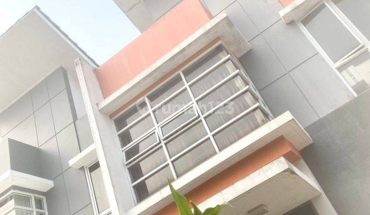 DIJU RUMAH SEMI FURNISH DI CLUSTER MILANO VILLAGE GADING SERPONG 2