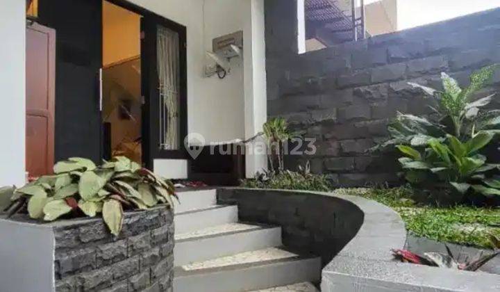 Dijual Rumah Cantik Semi Furnished Nusaloka Bsd 2