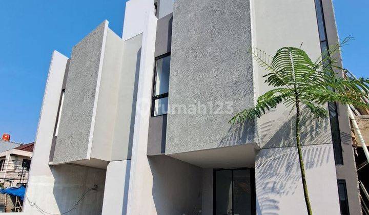 RUMAH MINIMALIS MURAH CONDET JAKARTA TIMUR JAKTIM 2LT +ROOFTOP DIJUAL 1