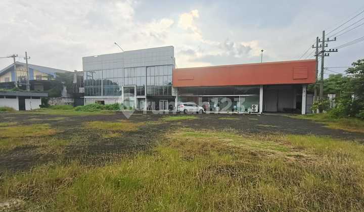 For Rent: Strategic Warehouse on Raya Margomulyo, Surabaya