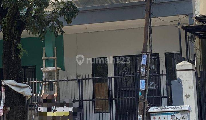 Disewakan Rumah Baru Renovasi 2 Lantai , Pinggir Jalan Raya Kencaka Loka Bsd, Cocok Untuk Usaha jalan Ramai  1