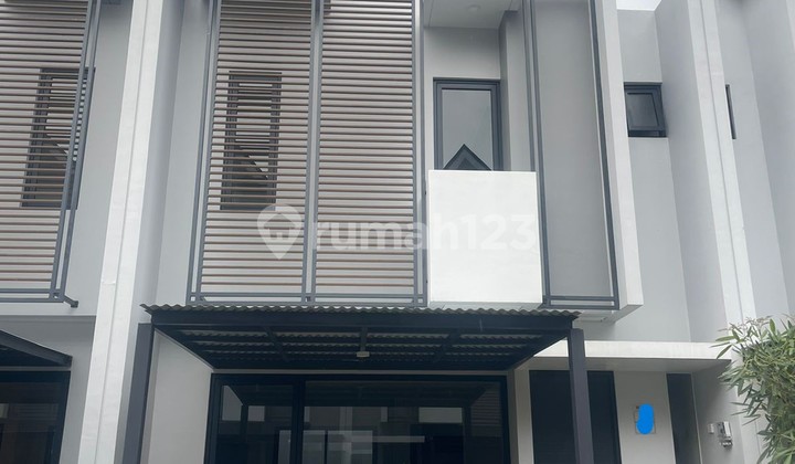 Disewakan 2 Lantai Furnished Rumah Mayza, BSD Disewakan 2 Lantai Furnished Rumah Mayza, BSD