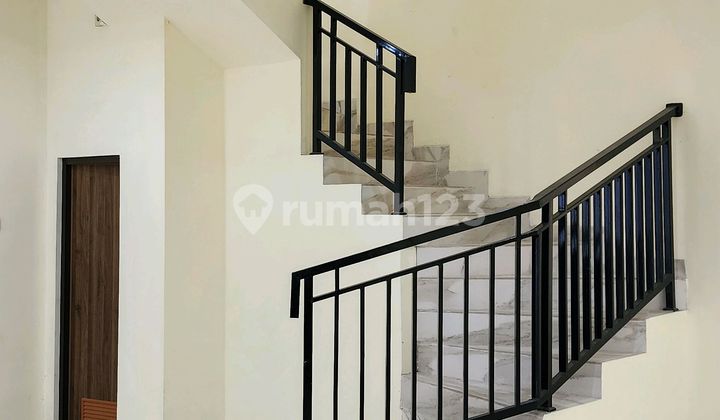 Rumah Full Renovasi Rapih, Siap Huni di Villa Melati Mas 2