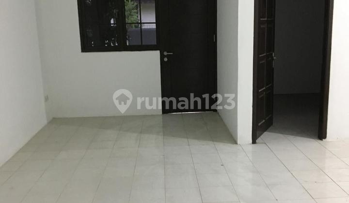 Disewakan Rumah Hoek Luas di Griya Loka Bsd City 2
