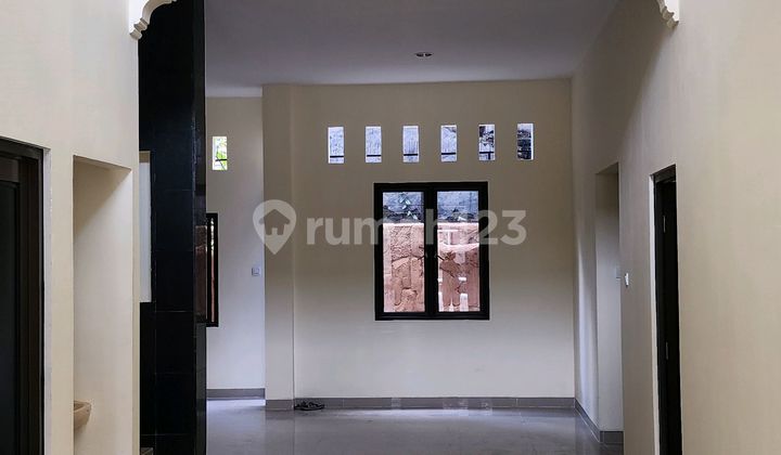 Fully Renovated, Neat, Ready-to-Live House in Taman Crysant BSD 2