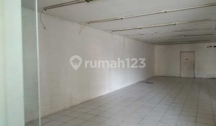 Shop House Fully Renovated Entire Building on Jalan Raya Sedati Agung 2