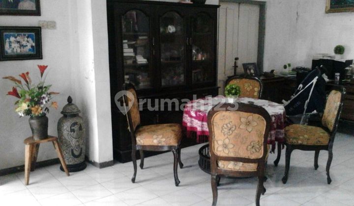 Good House in Karang Menjangan Strategic Commercial Area 0 Street 2