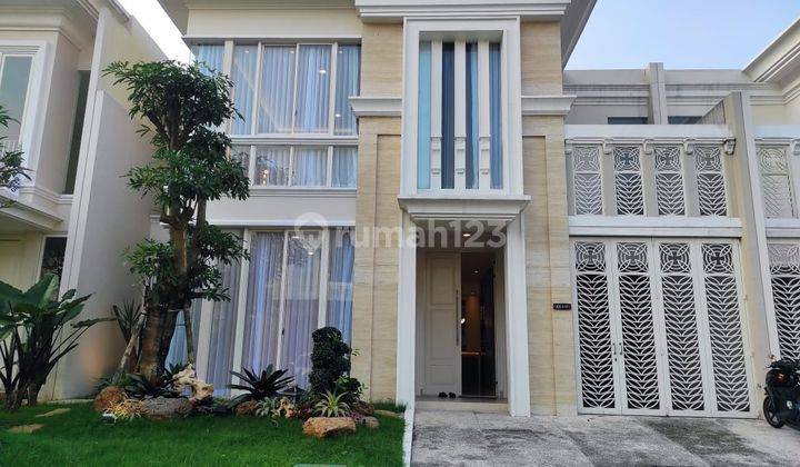 Rumah 2 Lantai Bagus Furnished HGB di Pakuwon Indah Ritz Wood 1