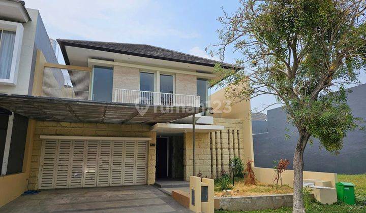 Rumah 2 Lantai Bagus Semi Furnish SHM di Royal Residence 1