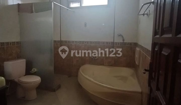 Good 3-Story House with SHM in Gembong Sawah Barat Ready to Occupy