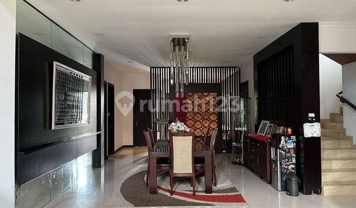 Rumah 2 Lantai Bagus Furnished SHM di Graha Famili Siap Huni 2