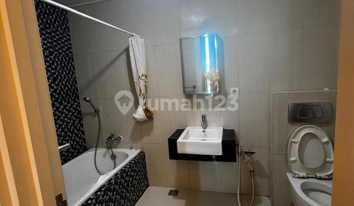 Apartemen Via Vue Ciputra World  3BR Bagus Furnished View Pool 2