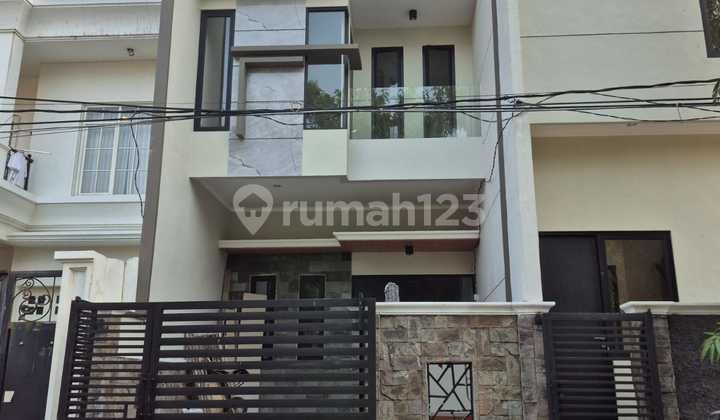Rumah 2 Lantai Baru Gress SHM di Mulyosari Prima Utara Rumah 2 Lantai Baru Gress SHM di Mulyosari Prima Utara