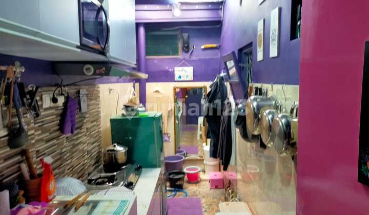 Nice SHM House in Tambaksari Area Can Be Used for Commercial Purposes 2