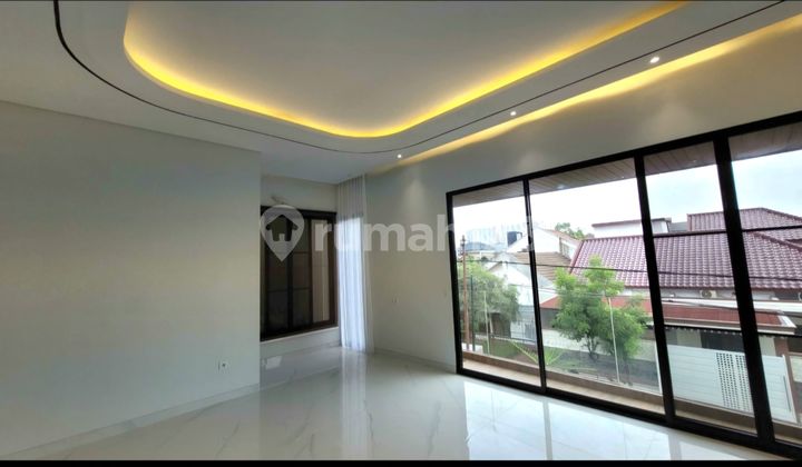 2-Story Luxury Semi-Furnished House with SHM in Manyar Kertoadi 2
