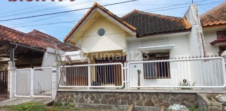 Nice House with SHM in Wisma Mukti Klampis Ready to Occupy 1