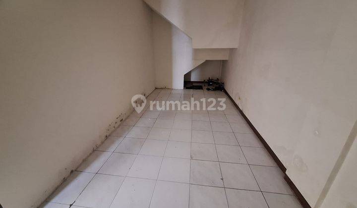 Ruko 3 Lantai Bagus HGB di Plaza Graha Famili 2