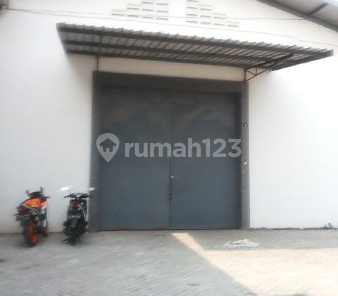 Gudang Luas Bagus HGB di Raya Taman Lokasi Strategis