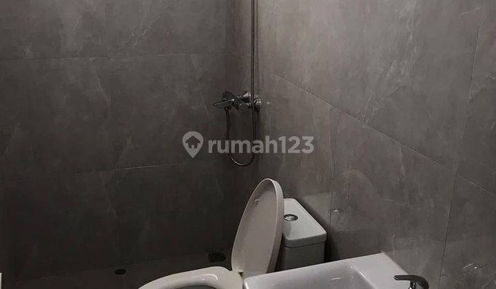 kamar mandi apartemen klaska residence 1br bagus