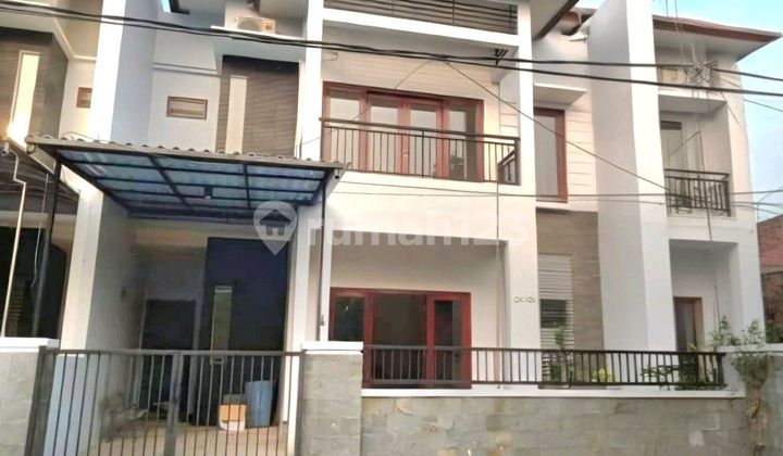 Disewakan Rumah 2 Lantai. Araya. Surabaya Kota Disewakan Rumah 2 Lantai. Araya. Surabaya Kota