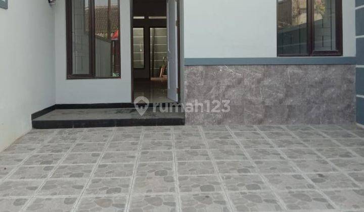 Di Jual Rumah Baru 2 Lantai Modern Strategis di Jalan Salendro 1