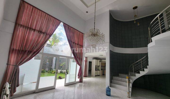 Disewakan Rumah Semi Furnish Modern Lux di Sayap Sutami 1