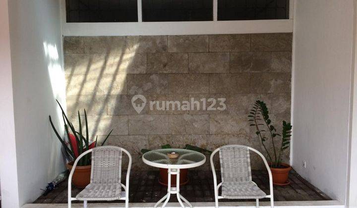 Dijual Rumah Terawat Nyaman Asri 2 Lantai di Mainroad Karawitan 2