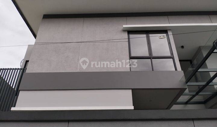 Disewakan Rumah Baru Mewah di Komplek Eksklusif Cipaganti 2