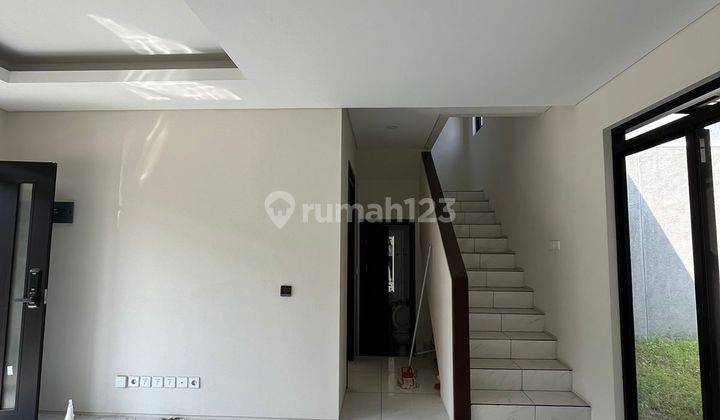 Disewakan Rumah Baru Modern 2 Lantai di Tarubhawana Kota Baru 1