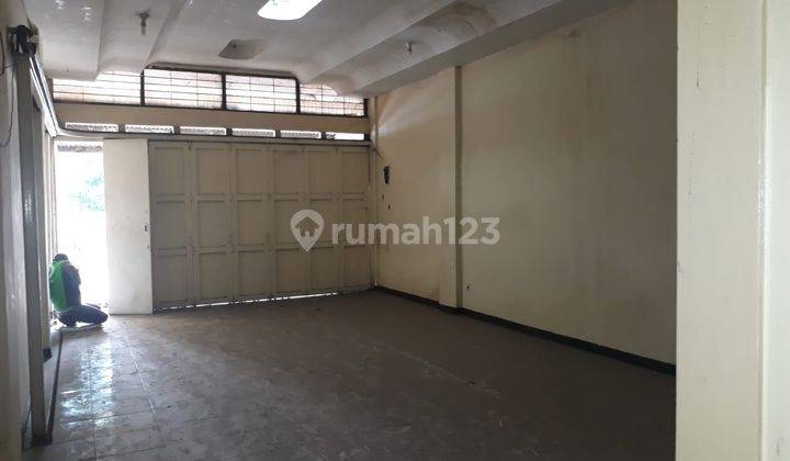 Dijual Turun Harga Ruko 3 Lantai Terawat di Karapitan 2