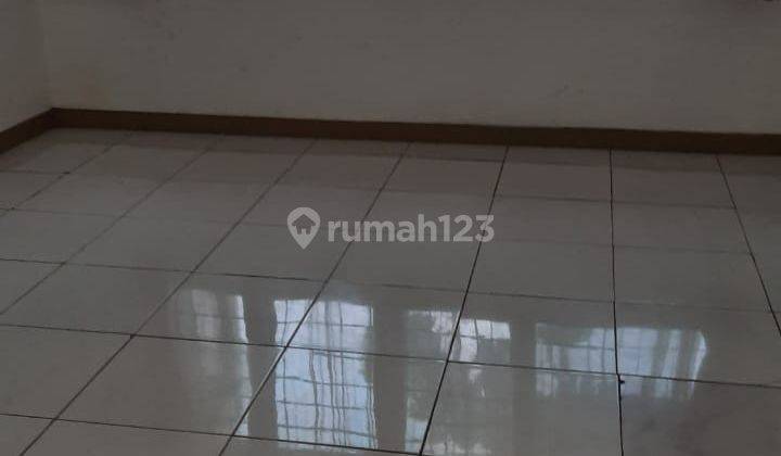 Disewakan Rumah Siap Huni 2 Lantai di Dekat Setrasari 2