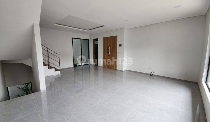 Dijual Rumah Baru di Setra Duta D.grande Corner Berkeley  1