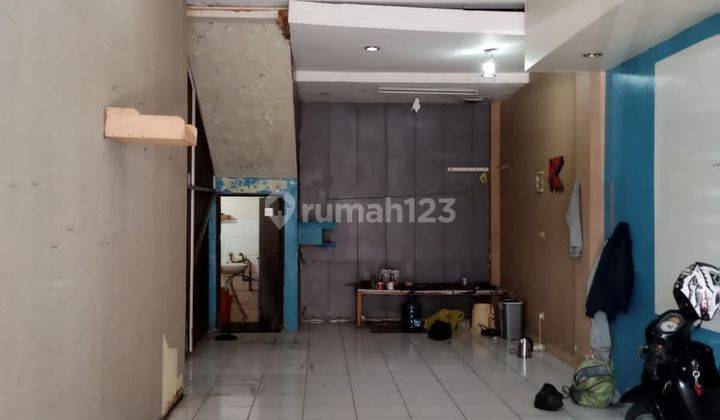 Disewakan Ruko 3 Lantai Bagus Strategis di Setrasari Plaza 1