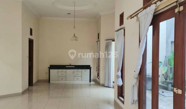 Dijual Sewa Turun Harga Rumah Lux Mewah 2 Lantai di Setraduta 2