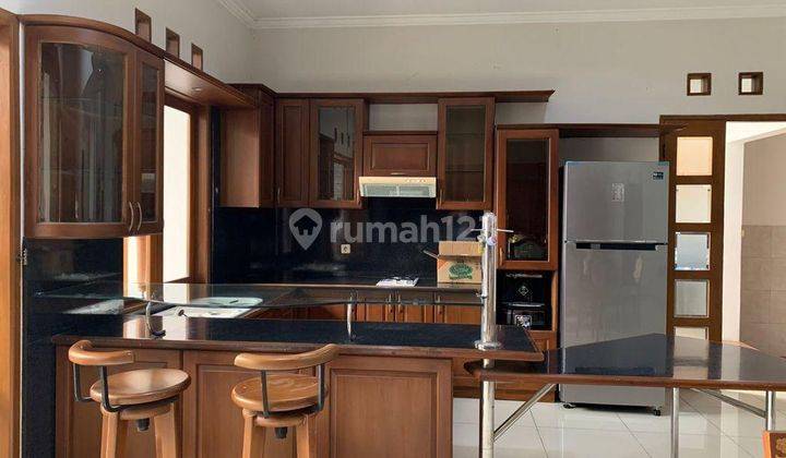 Disewakan Rumah Lux 2 Lantai Furnish Siap Huni di Setra Duta Dago 2