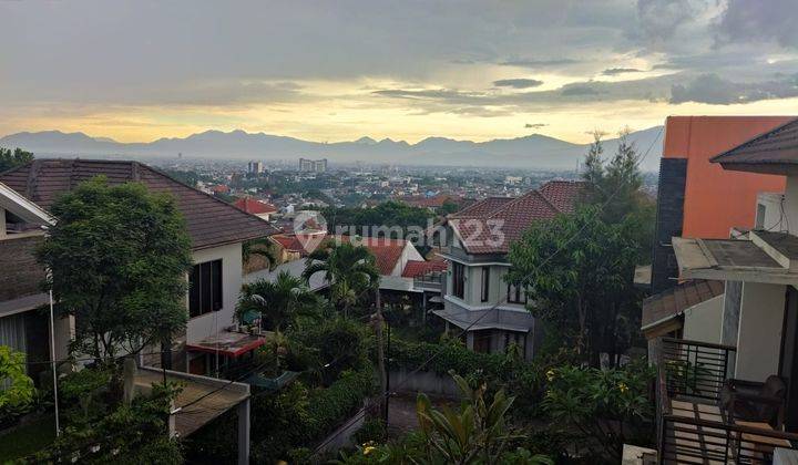 Dijual Rumah 2 Lantai Siap Huni View Bagus di Cigadung 1