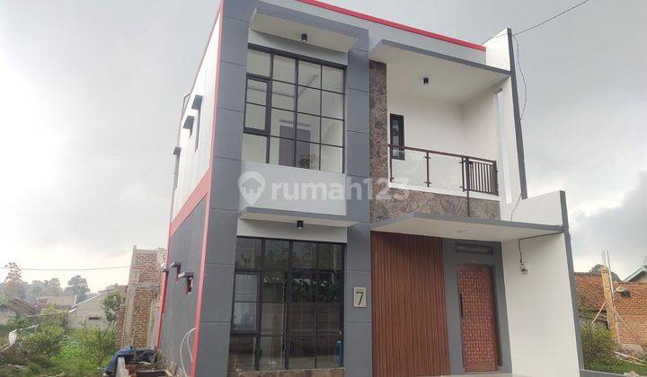 Rumah 2 Lantai Dengan View Pegunungan di Lembang Bandung Barat 1