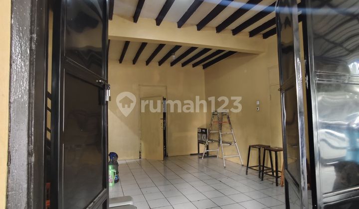 Strategic 2-Story Ruka for Rent in Buah Batu, 178m2 Strategic 2-Story Ruka for Rent in Buah Batu, 178m2