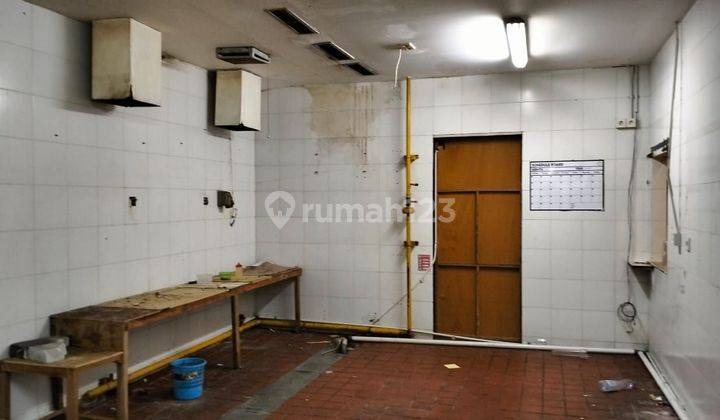 Ruang Usaha Strategis di Jalan Riau Mainroad 800 m² 2