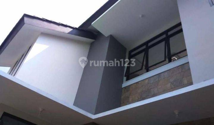 Dijual Rumah Minimalis Modern di Sayap Setra Duta 2 Lantai 166m² Bagus SHM 2