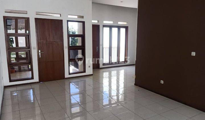 Disewakan Rumah di Setiabudi Regency 251m² 3KT Bagus 2