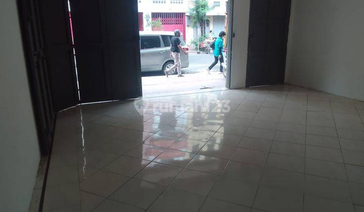 Dijual Cepat Ruang Usaha Strategis di Jalan Cibadak 130m² 2