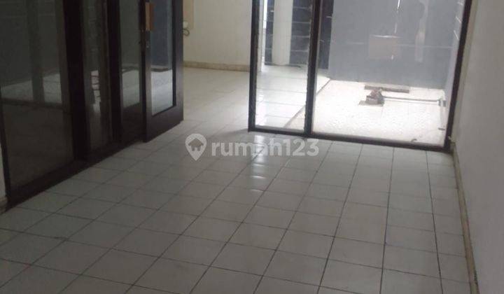 Dijual Cepat Ruang Usaha Strategis di Jalan Cibadak 130m² 1