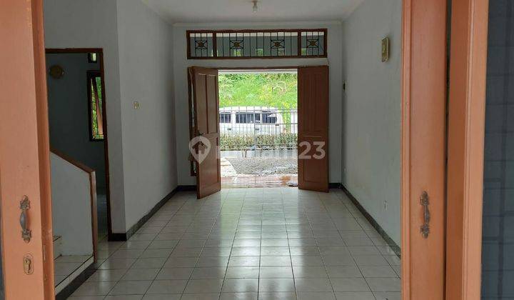 Disewakan Rumah di Setiabudi Regency 2 Lantai 225m² 3KT 2