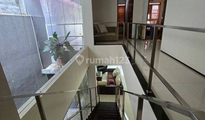 Dijual Rumah Megah Bagus di Tubagus Ismail 2Lt 300m² 3KT SHM 1