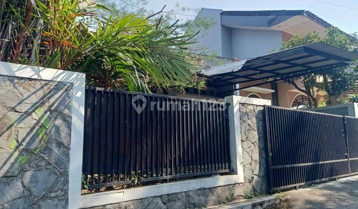 Disewakan Rumah Asri di Geger Kalong 230m² 4KT 2