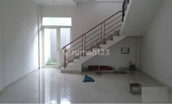 Disewakan Ruko Strategis di Cibolerang 75m² SHM 1