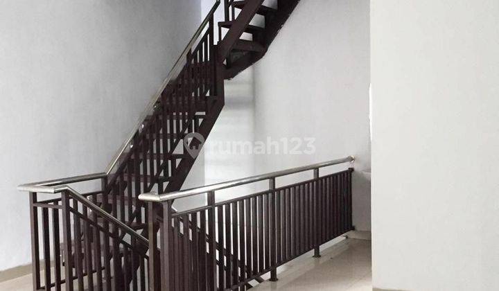 Disewakan/ Dijual Ruko Strategis di Holis Mainroad 75m² 2